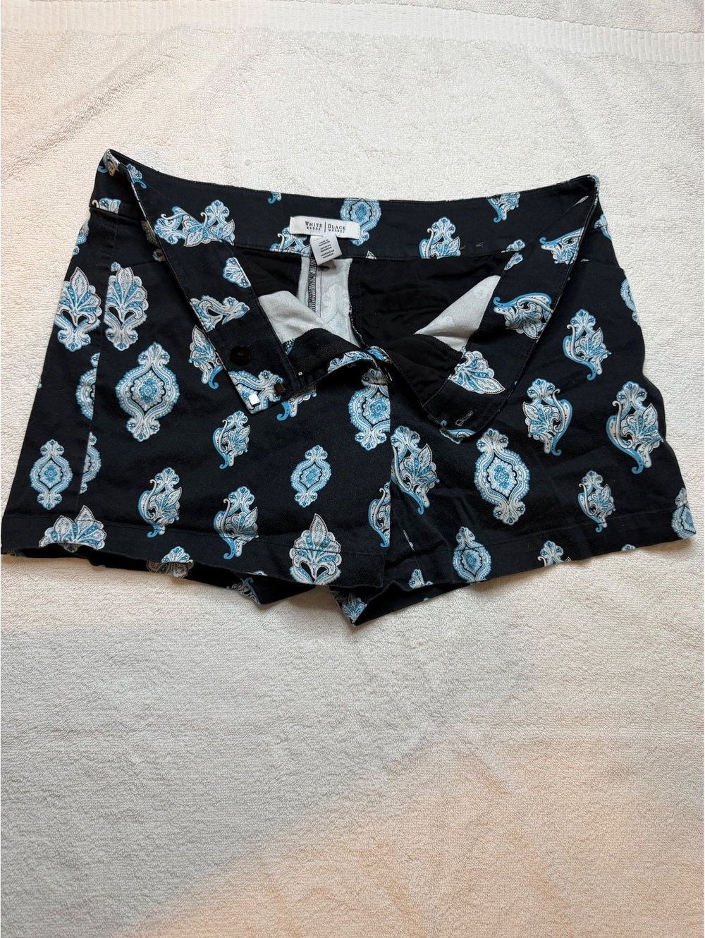 White House Black Market Women's Printed Shorts Size 6 Black Blue - #1080